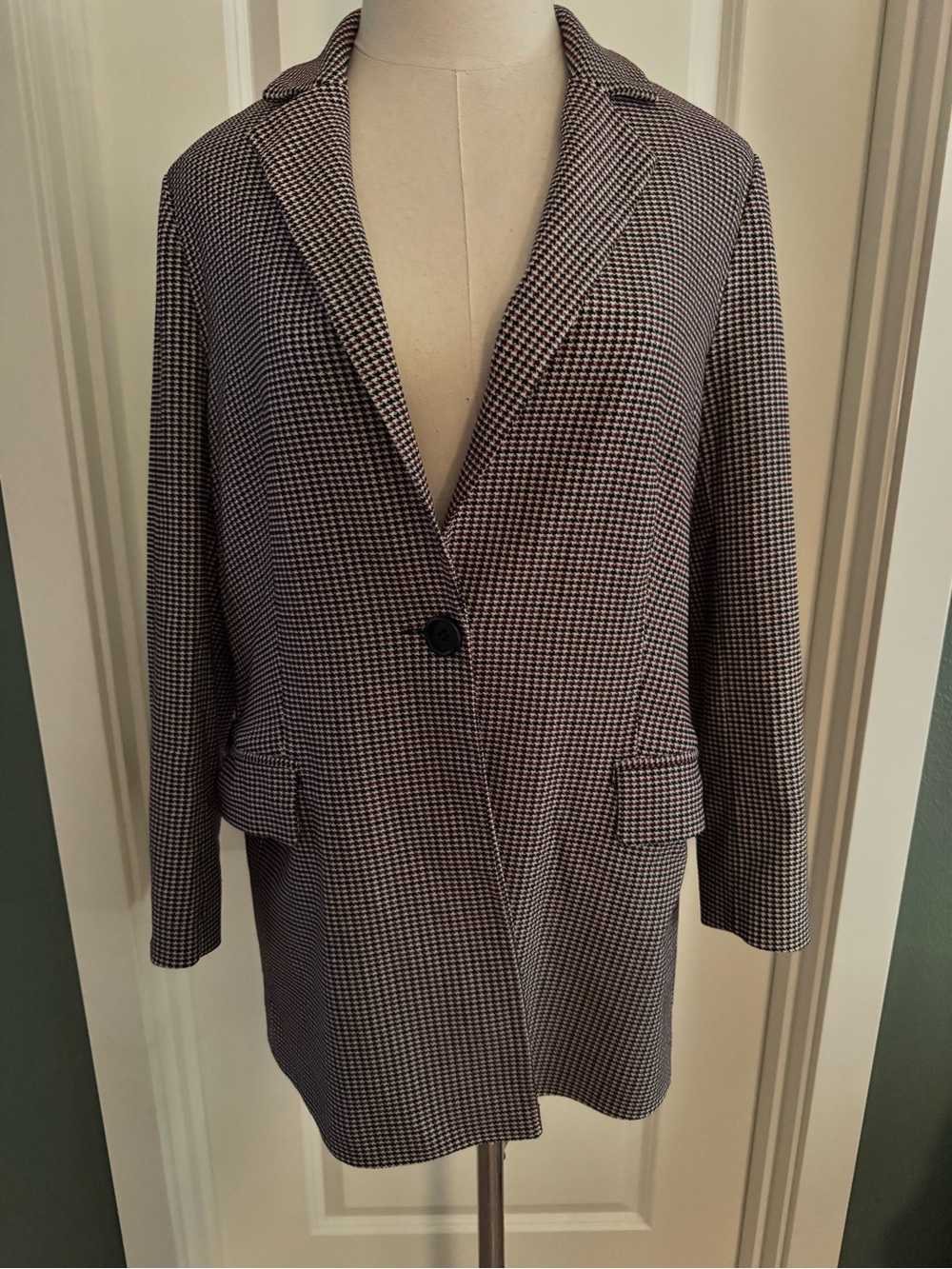 Adrianna Papell Black, White, & Red Houndstooth Single-Button Blazer